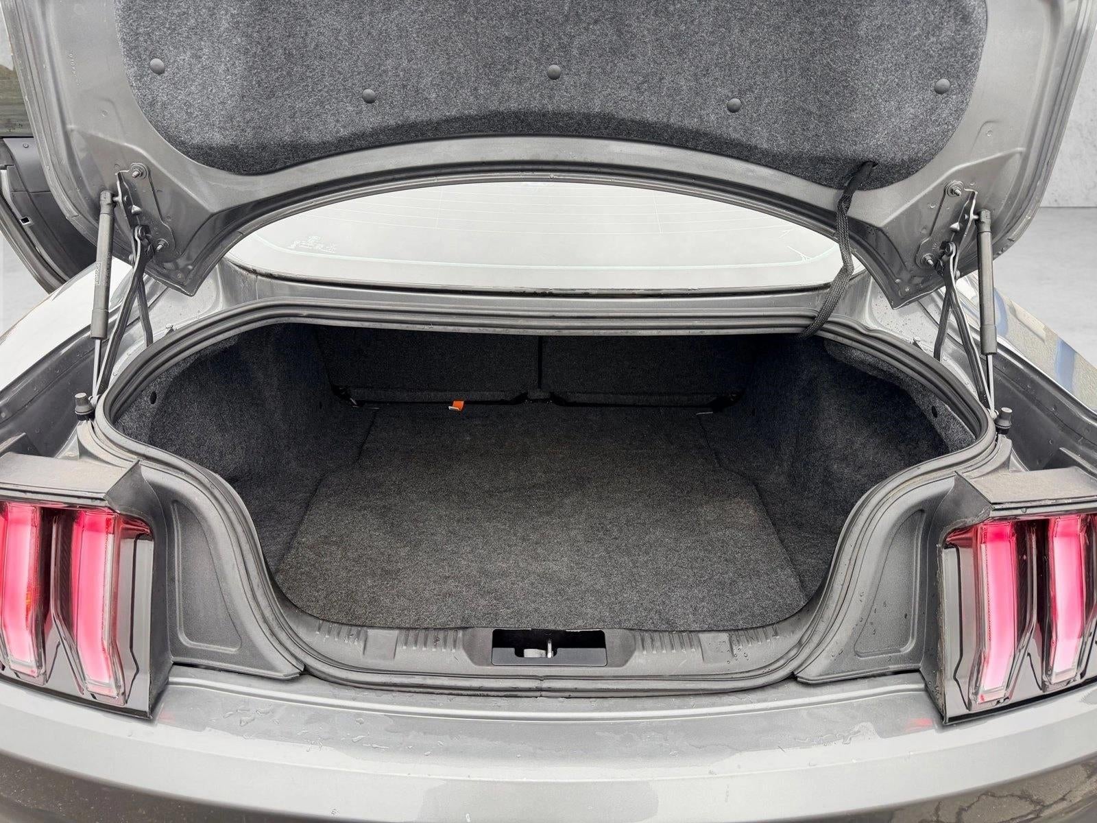 2021 Ford Mustang EcoBoost