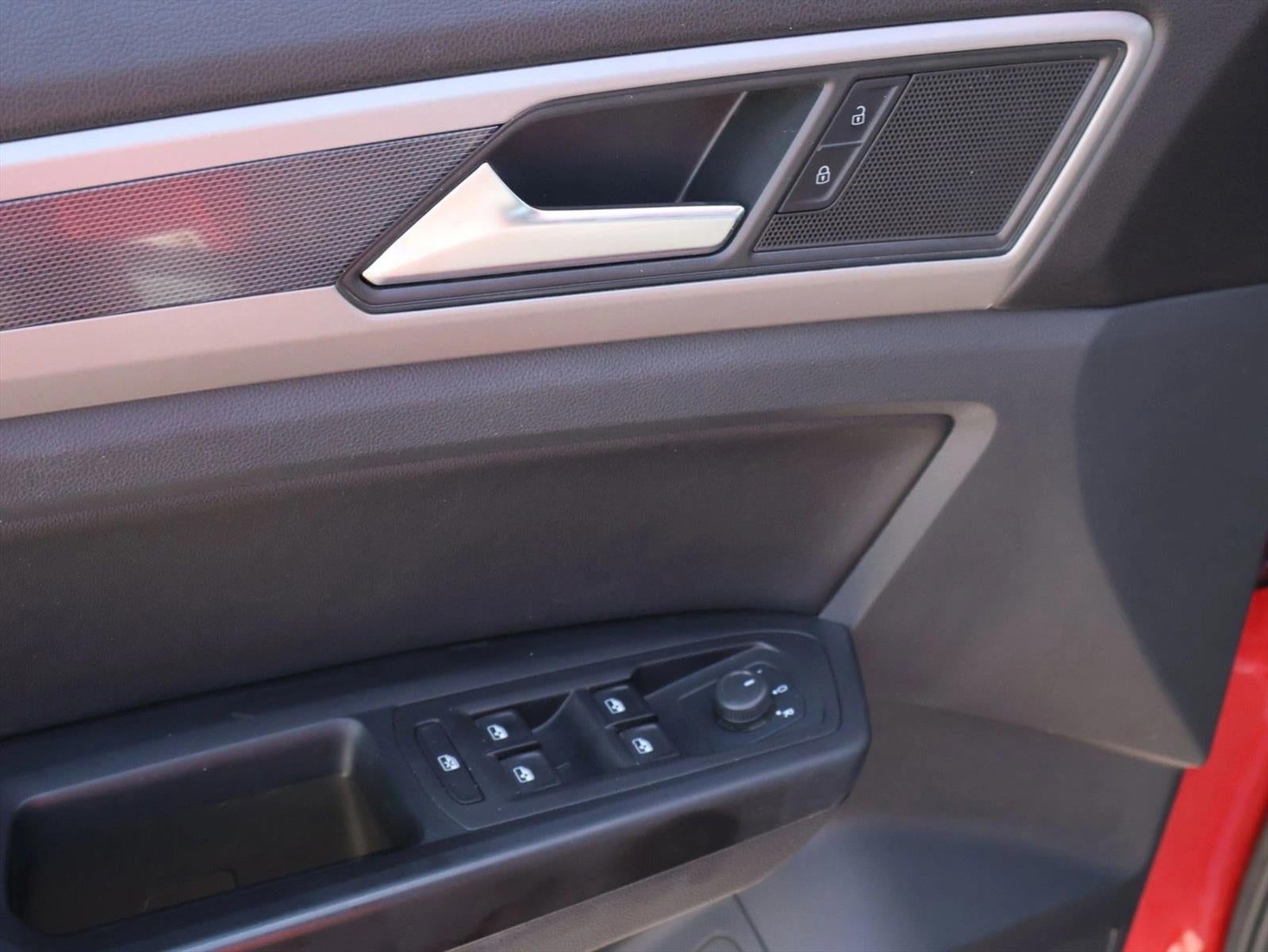 2021 Volkswagen Atlas 3.6L V6 SE w/Technology R-Line