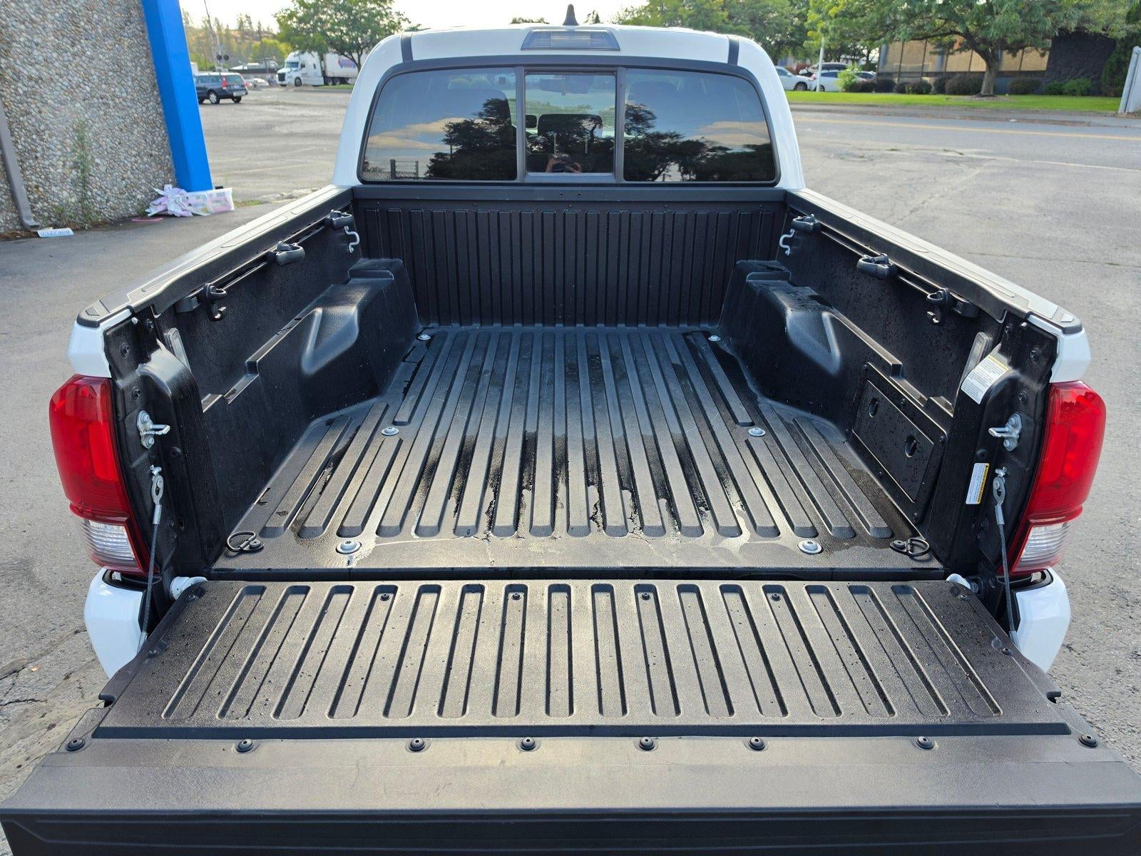 2022 Toyota Tacoma 4WD SR