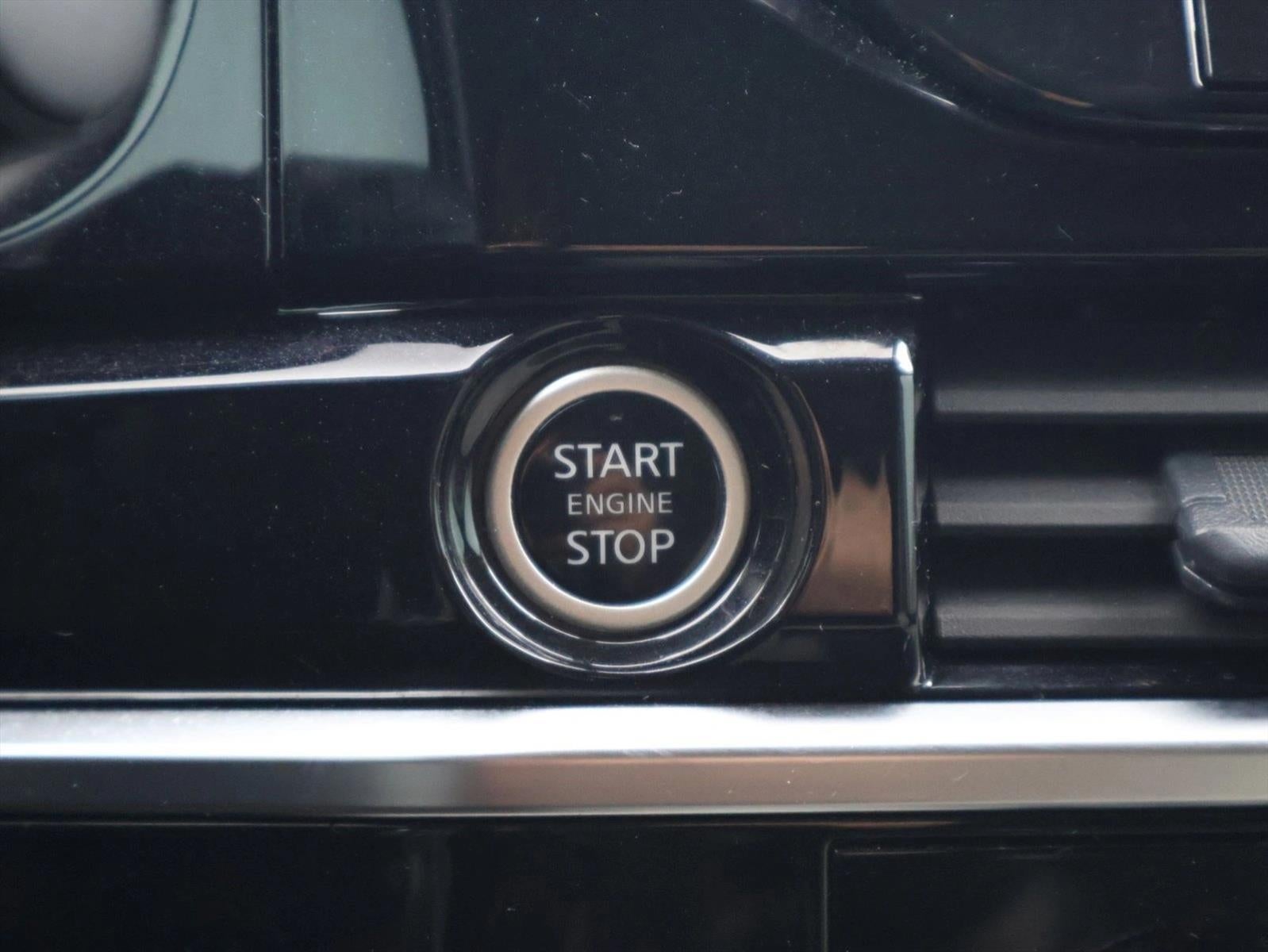 2024 Nissan Pathfinder SL 4WD