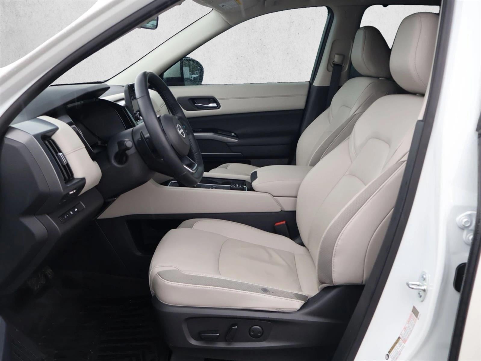 2024 Nissan Pathfinder SL 4WD