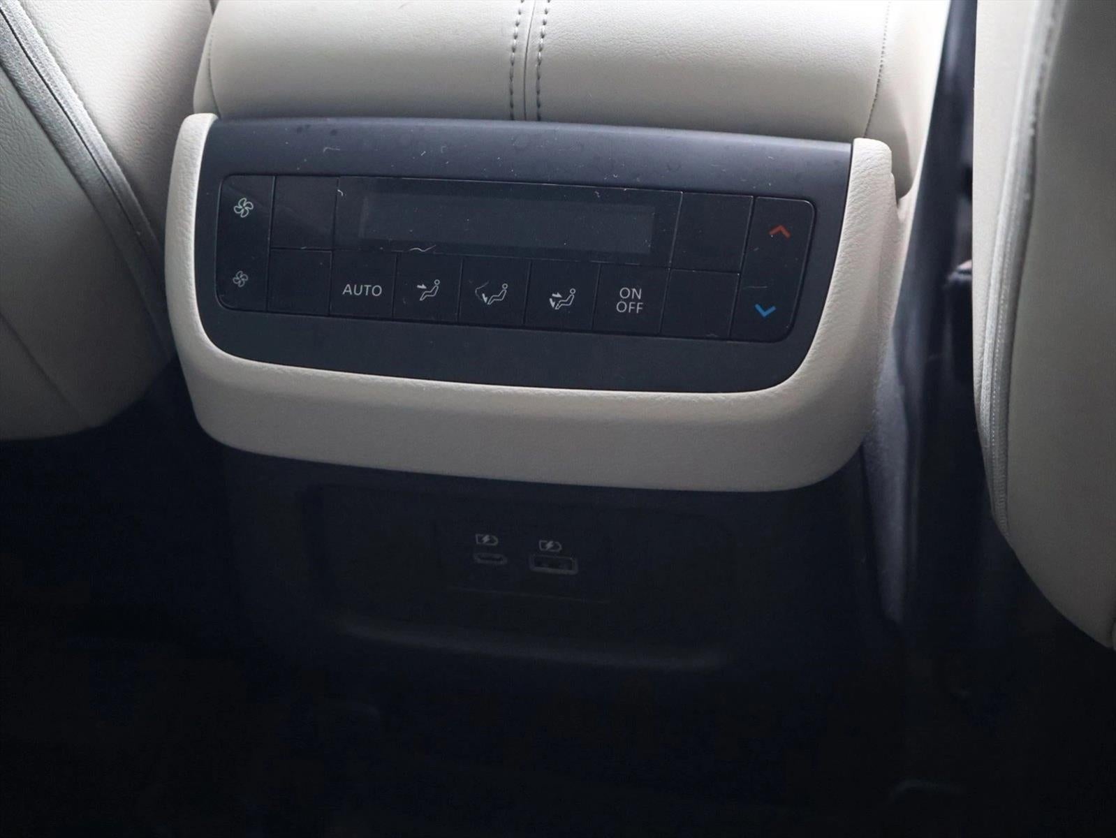 2024 Nissan Pathfinder SL 4WD