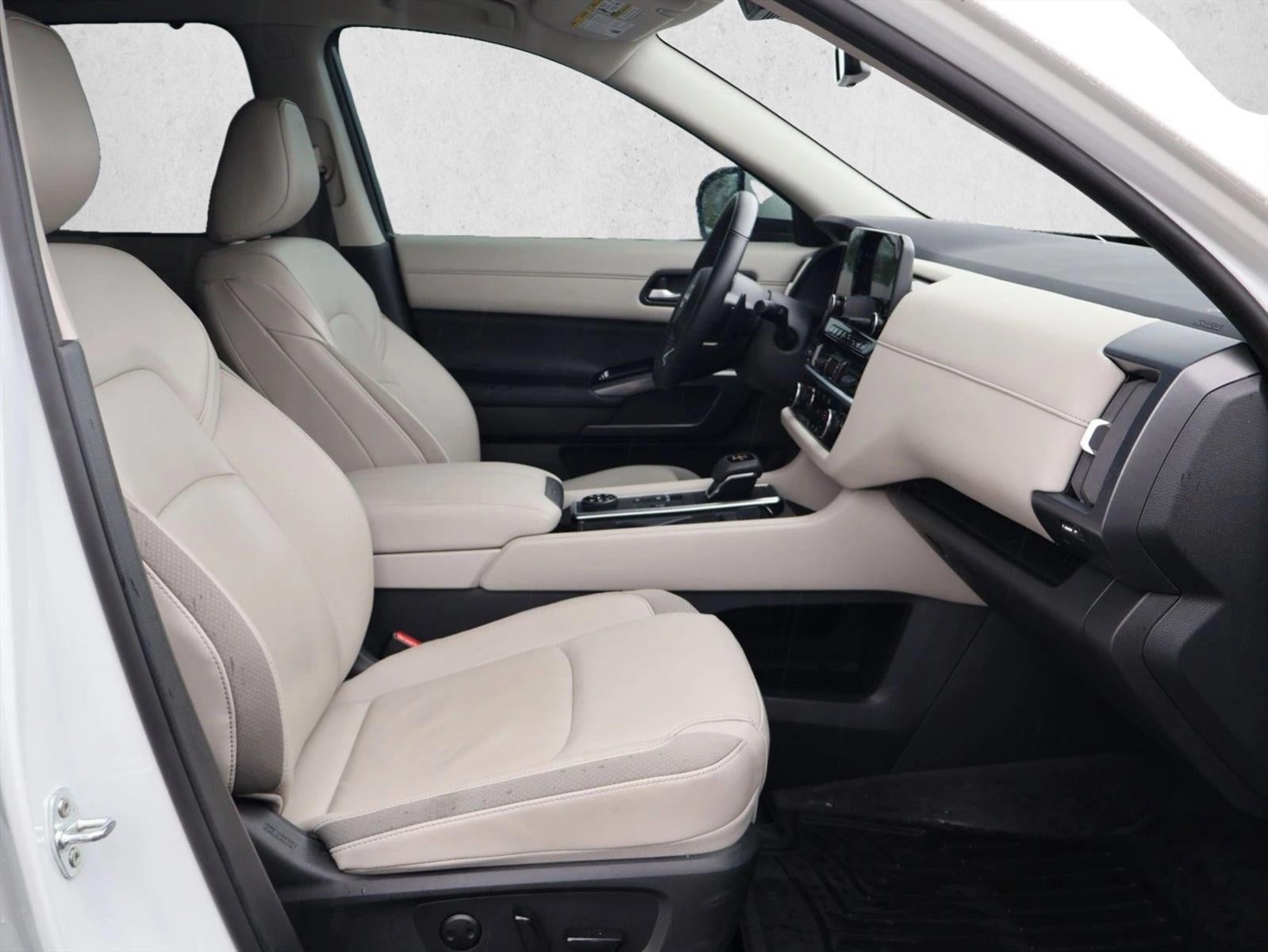 2024 Nissan Pathfinder SL 4WD