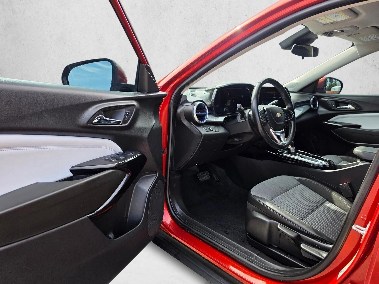 2024 Chevrolet Trax LT - Photo 21