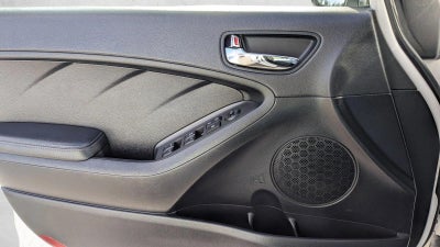 2016 Kia Forte 5-Door LX