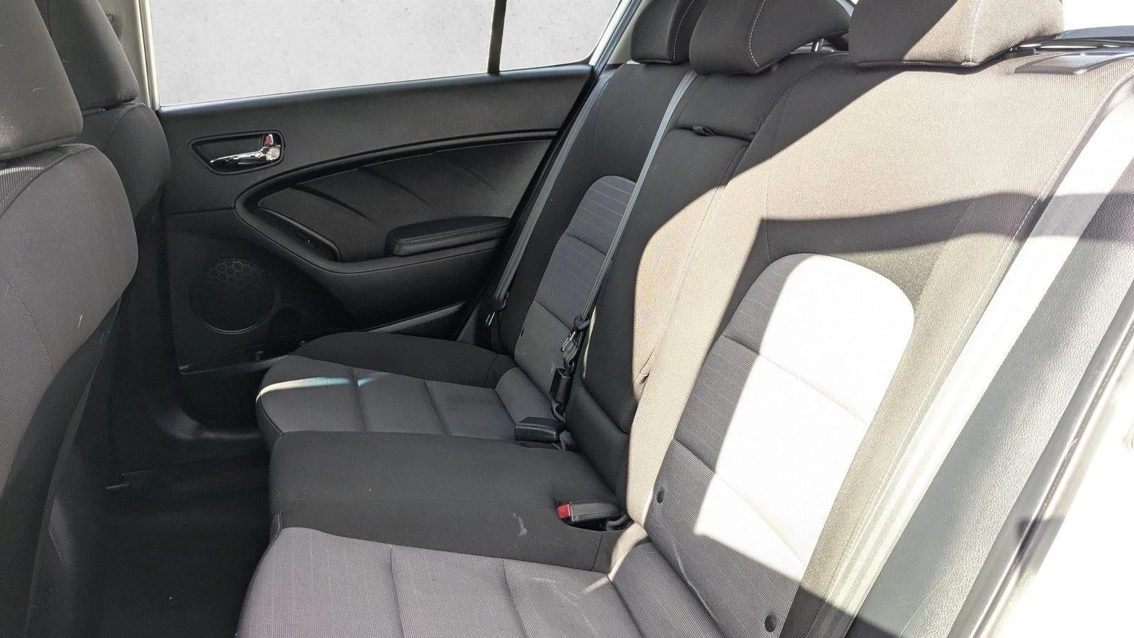 2016 Kia Forte 5-Door LX