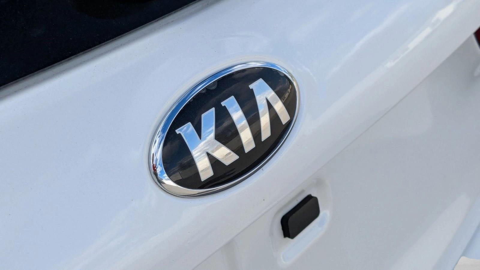 2016 Kia Forte 5-Door LX