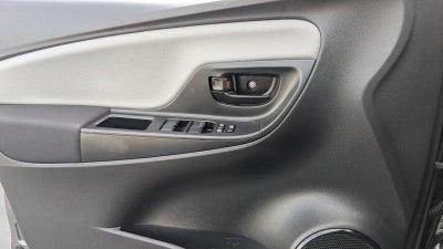 2016 Toyota Yaris L