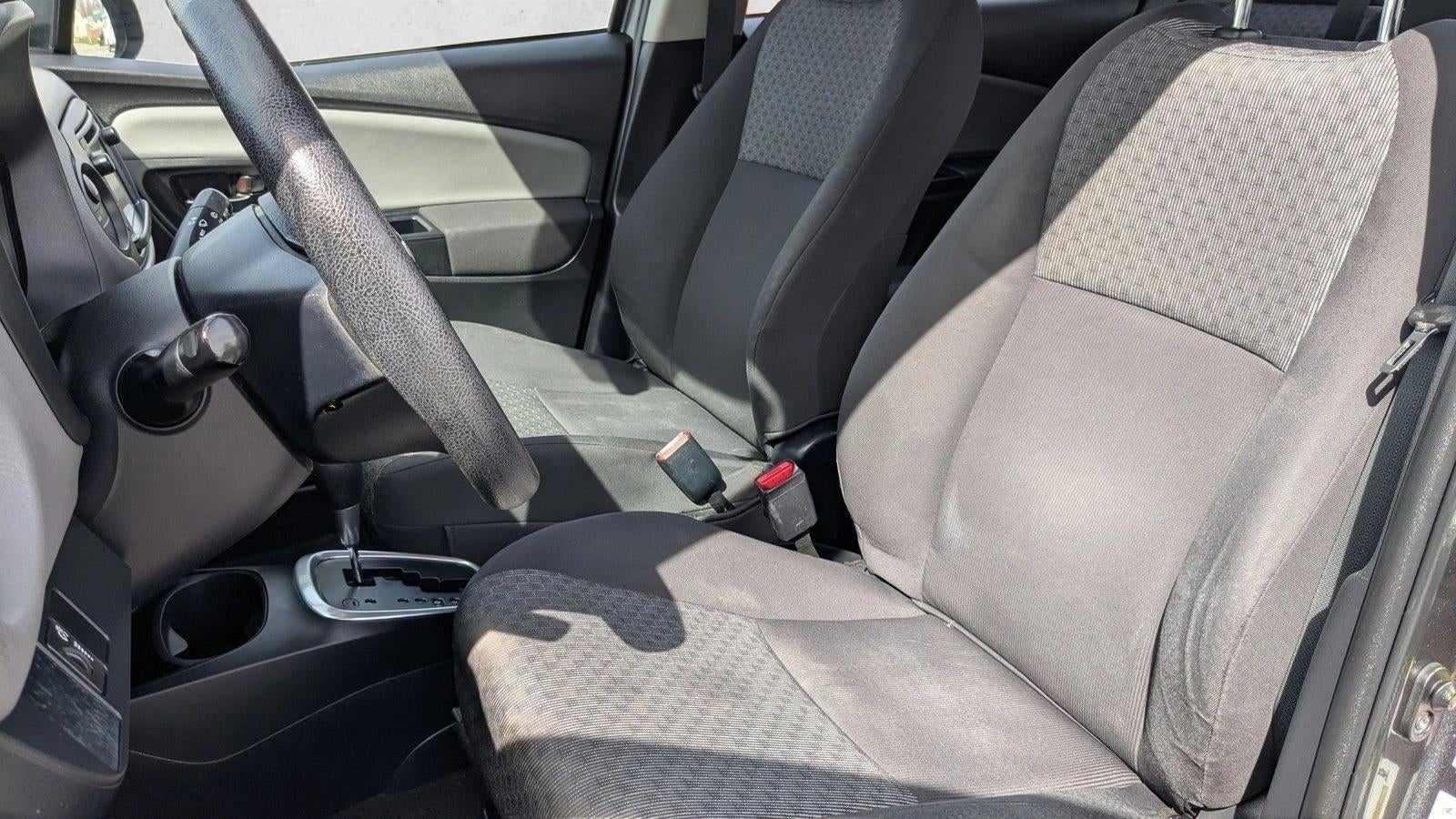 2016 Toyota Yaris L