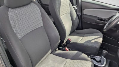 2016 Toyota Yaris L