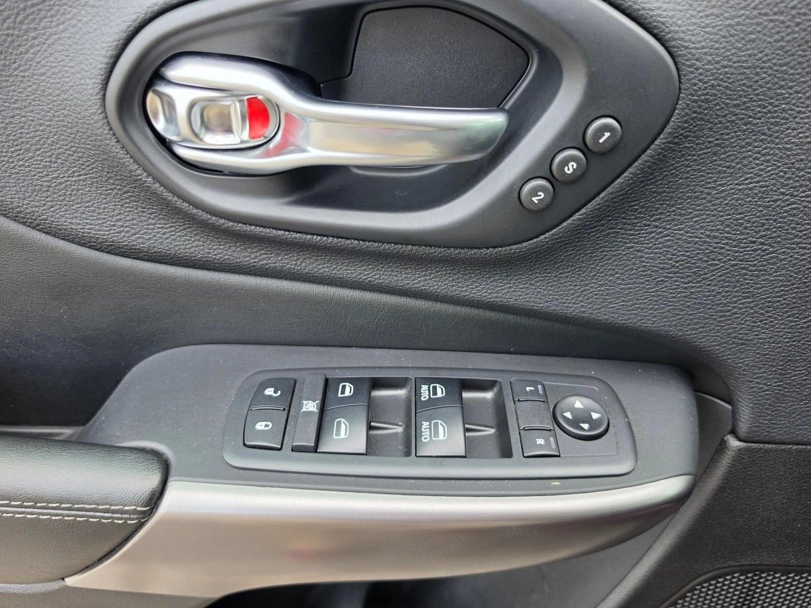 2019 Jeep Cherokee Limited FWD