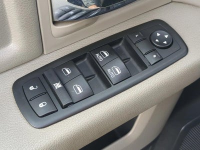 2012 RAM 1500 4WD Crew Cab 5.7 Ft Box SLT