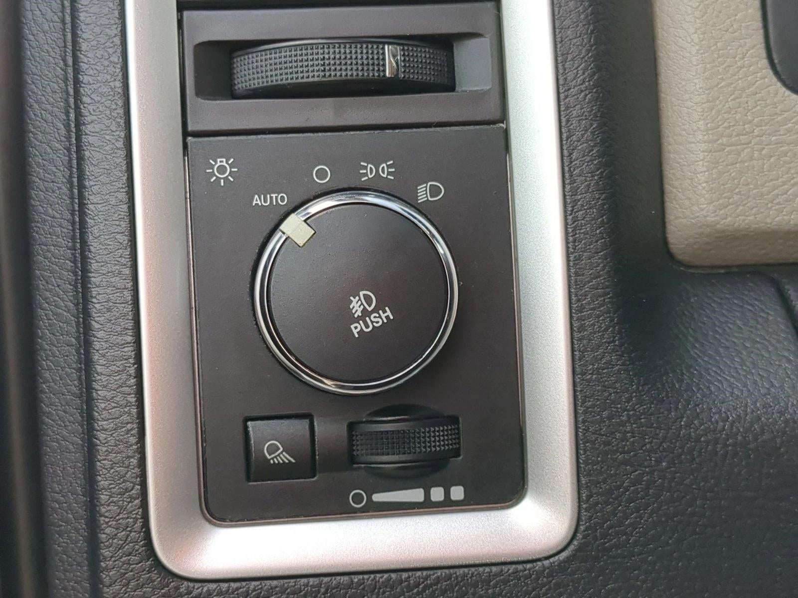 2012 RAM 1500 4WD Crew Cab 5.7 Ft Box SLT