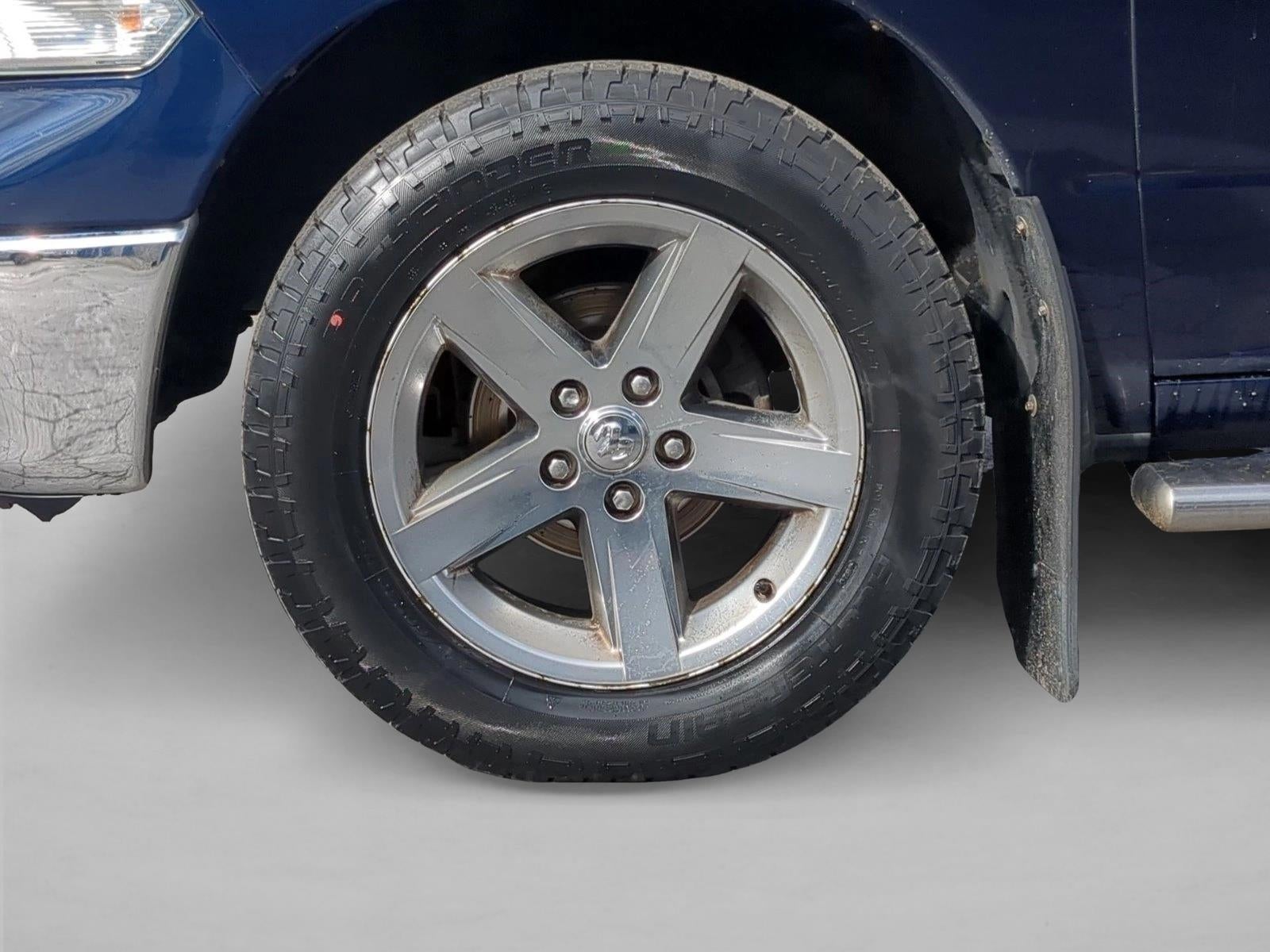 2012 RAM 1500 4WD Crew Cab 5.7 Ft Box SLT