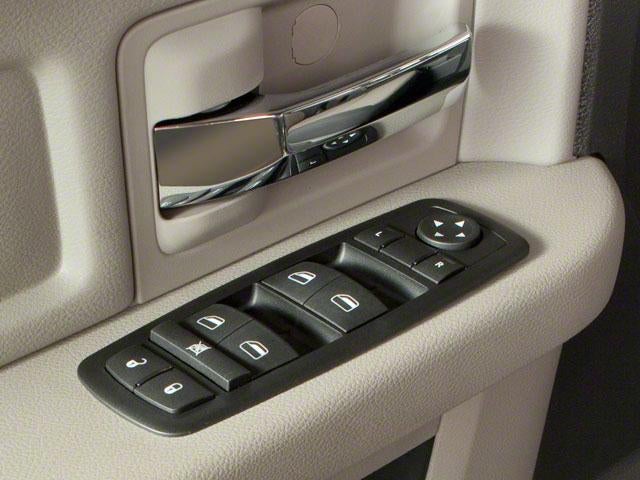 2012 RAM 1500 4WD Crew Cab 5.7 Ft Box SLT