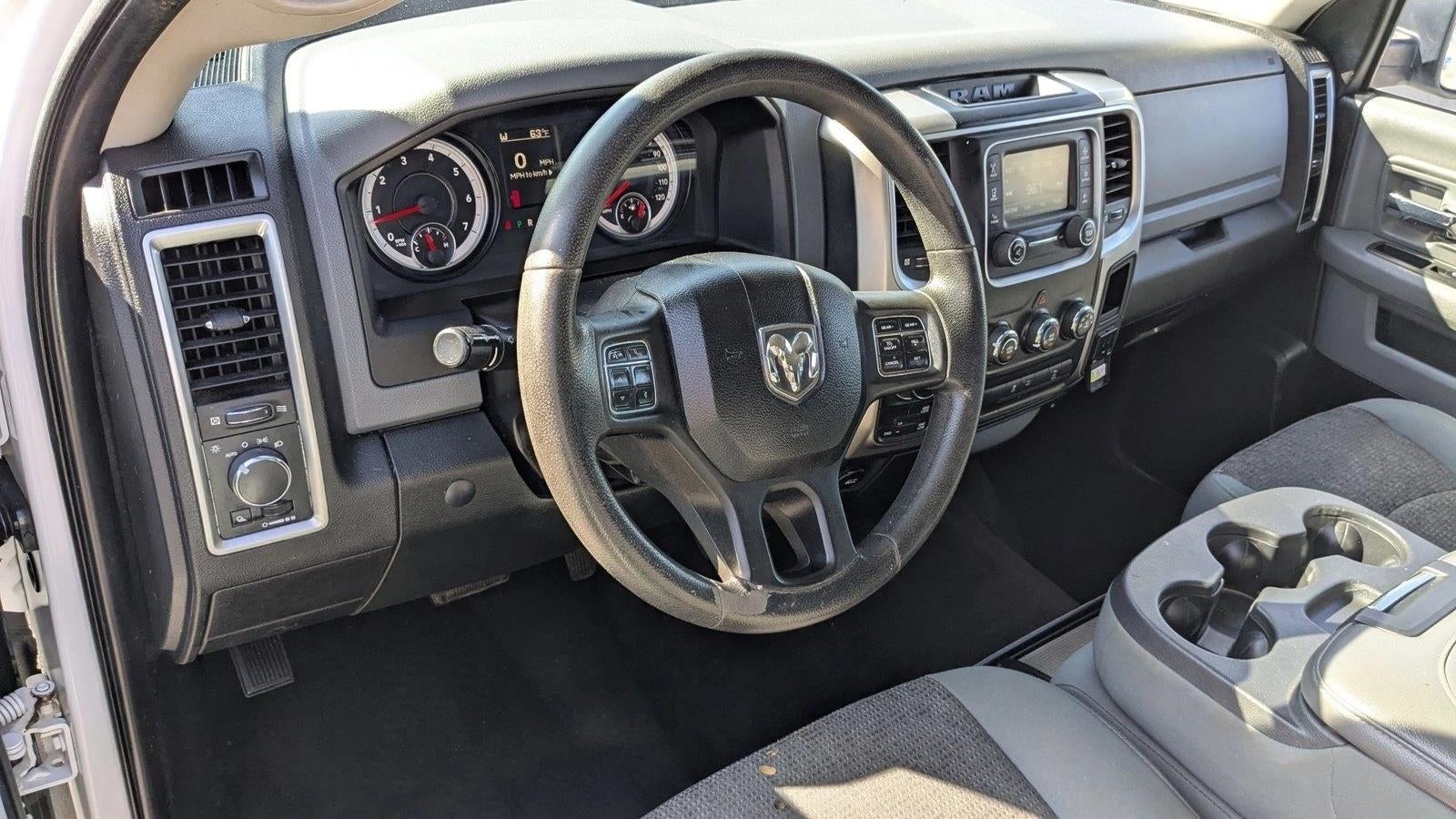 2014 RAM 1500 4WD Crew Cab 5.7 Ft Box Big Horn