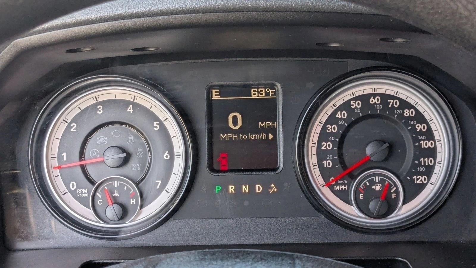 2014 RAM 1500 4WD Crew Cab 5.7 Ft Box Big Horn