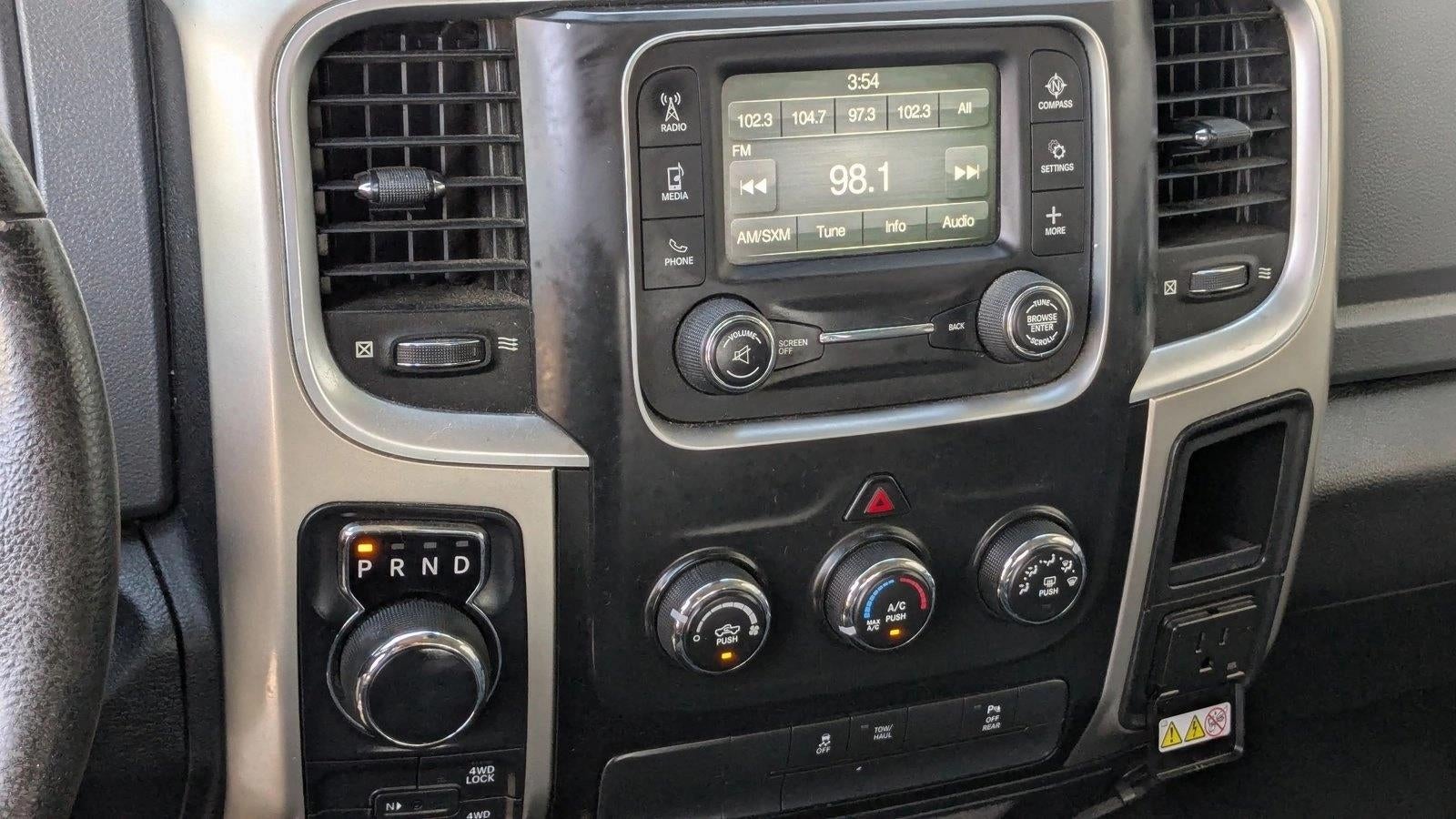 2014 RAM 1500 4WD Crew Cab 5.7 Ft Box Big Horn