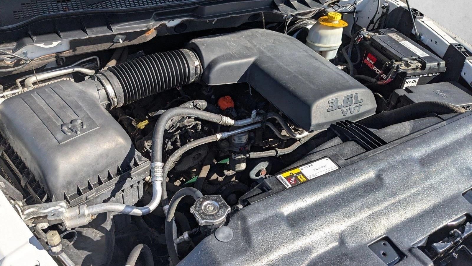 2014 RAM 1500 4WD Crew Cab 5.7 Ft Box Big Horn