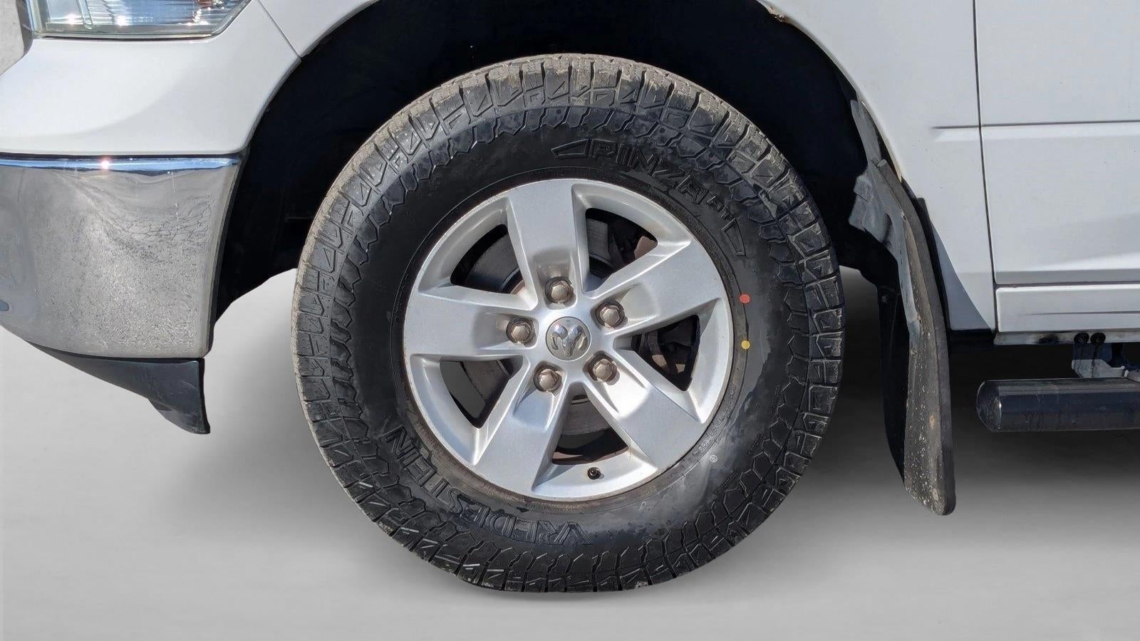 2014 RAM 1500 4WD Crew Cab 5.7 Ft Box Big Horn