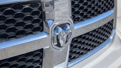 2014 RAM 1500 4WD Crew Cab 5.7 Ft Box Big Horn