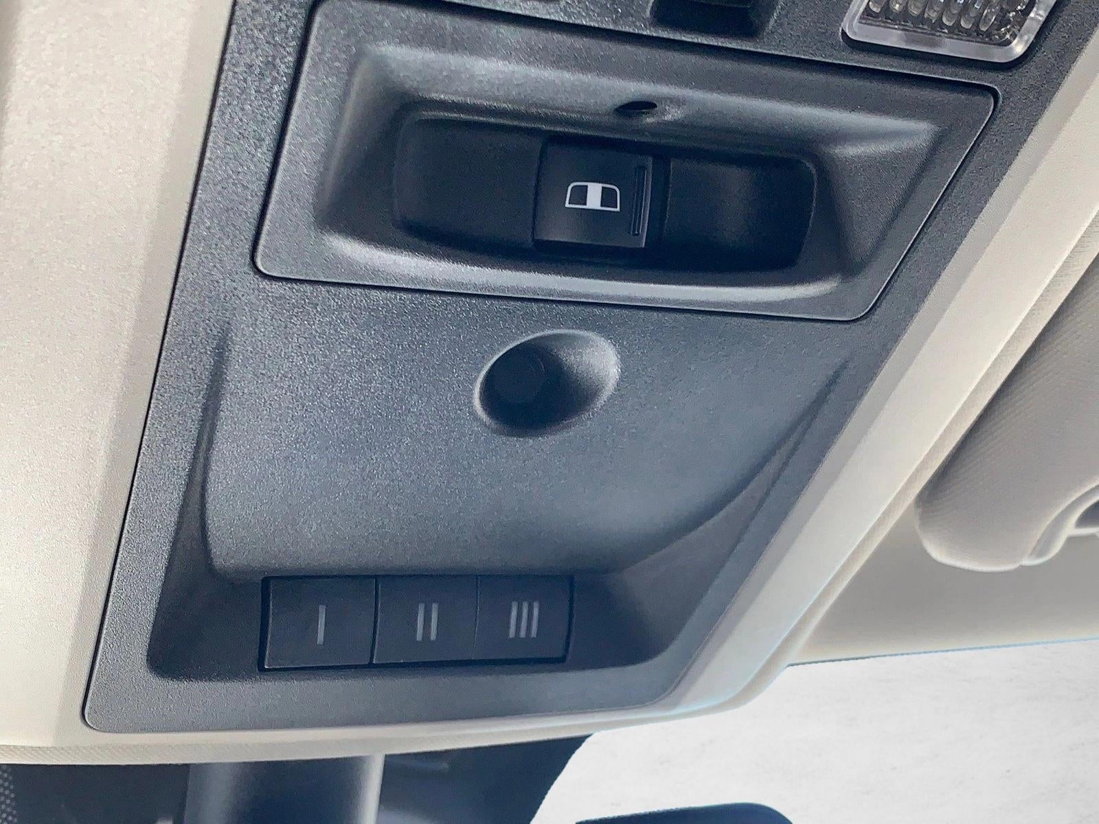 2013 RAM 1500 4WD Crew Cab 5.7 Ft Box Sport