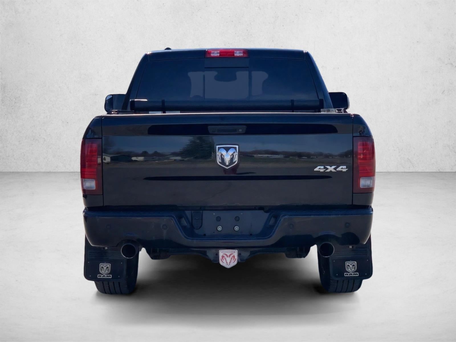2013 RAM 1500 4WD Crew Cab 5.7 Ft Box Sport