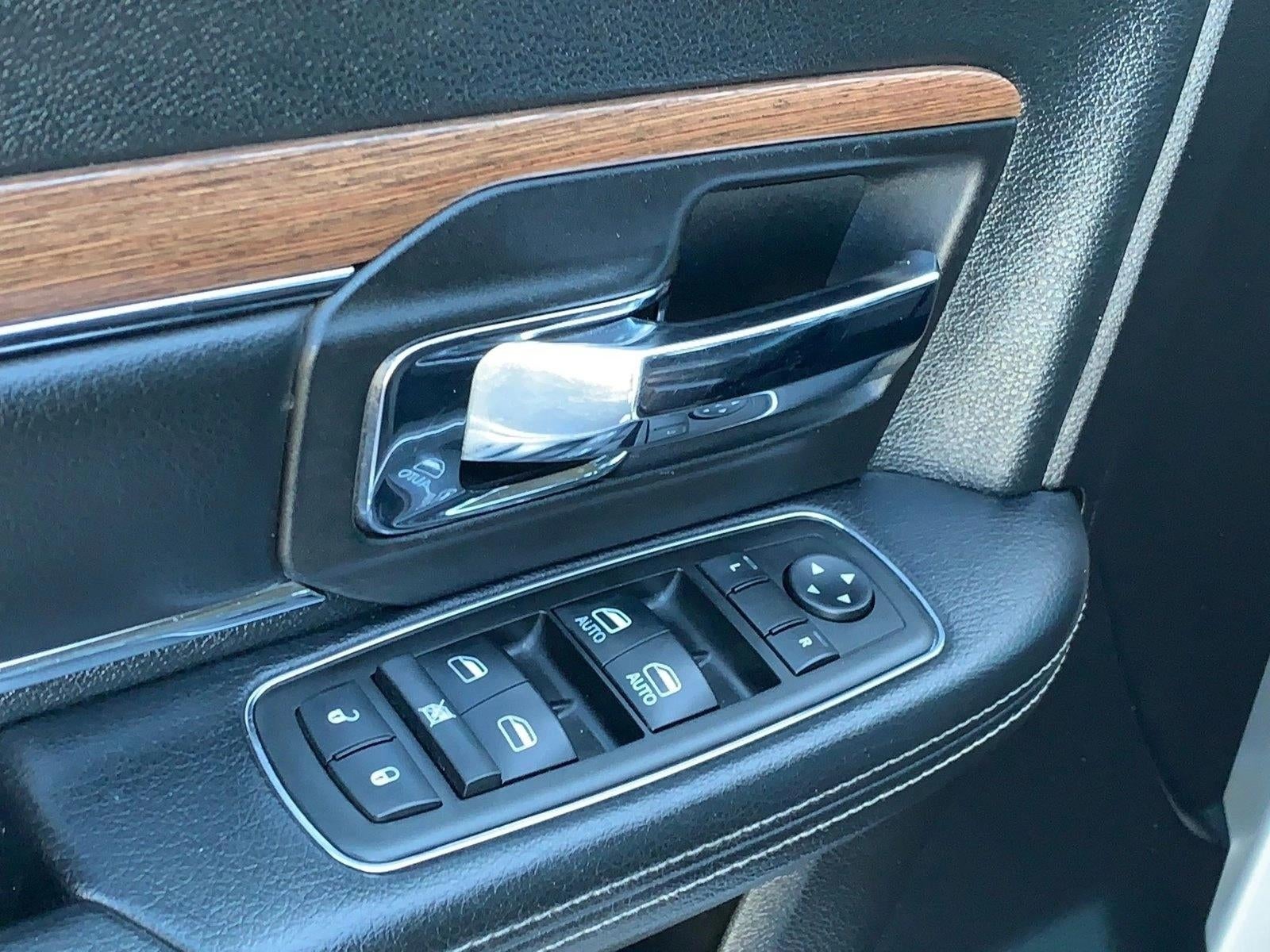 2014 RAM 1500 4WD Crew Cab 6.4 Ft Box Laramie