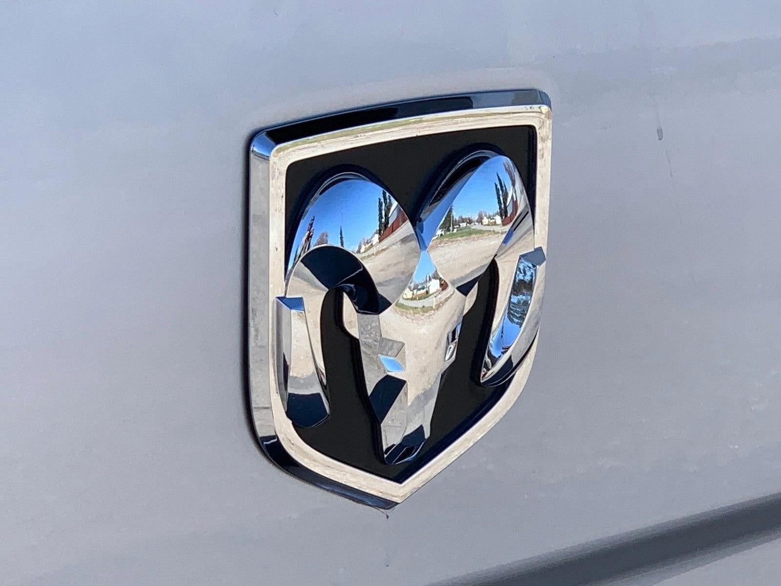 2014 RAM 1500 4WD Crew Cab 6.4 Ft Box Laramie