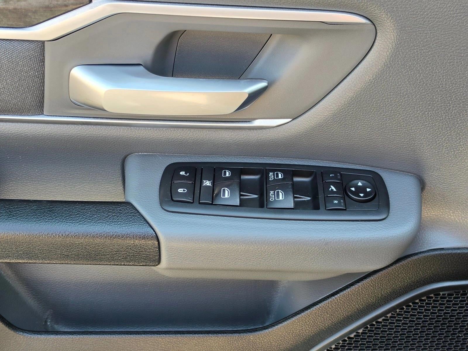 2020 RAM 1500 Big Horn 4x4 Crew Cab 5'7" Box