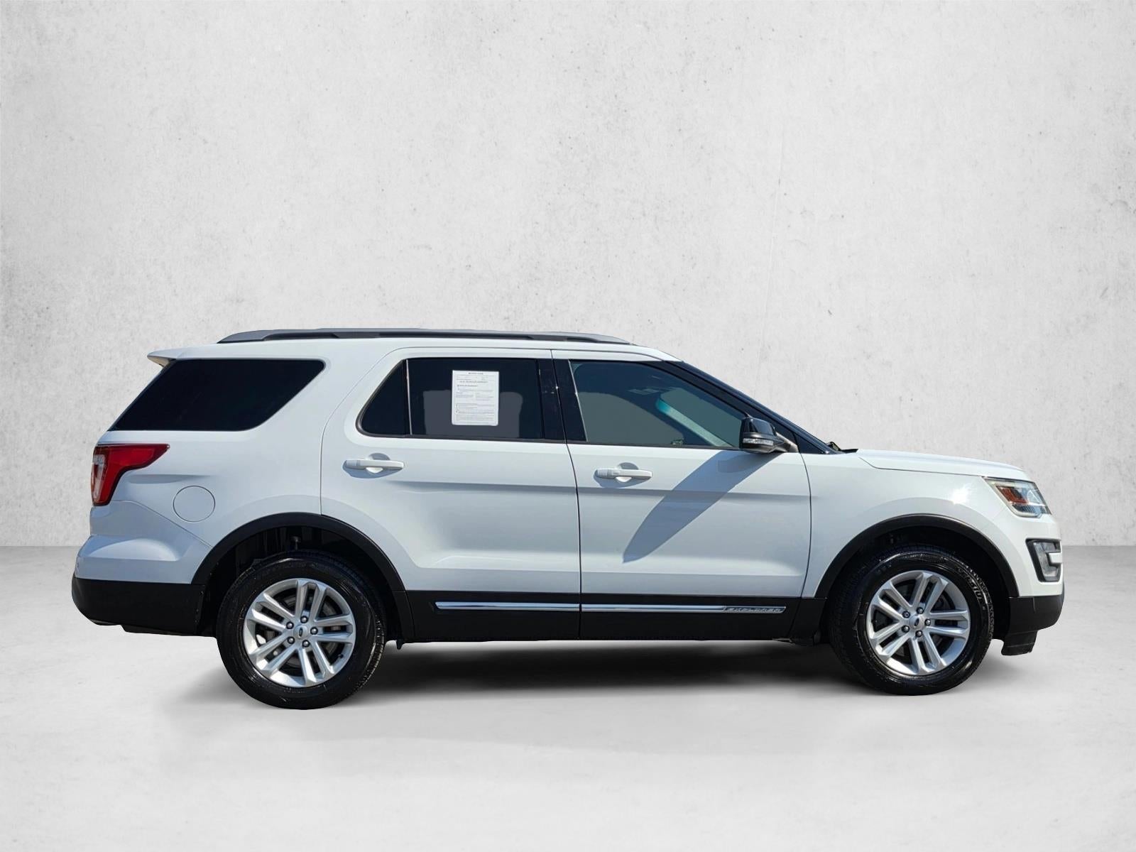 2016 Ford Explorer FWD 4dr XLT