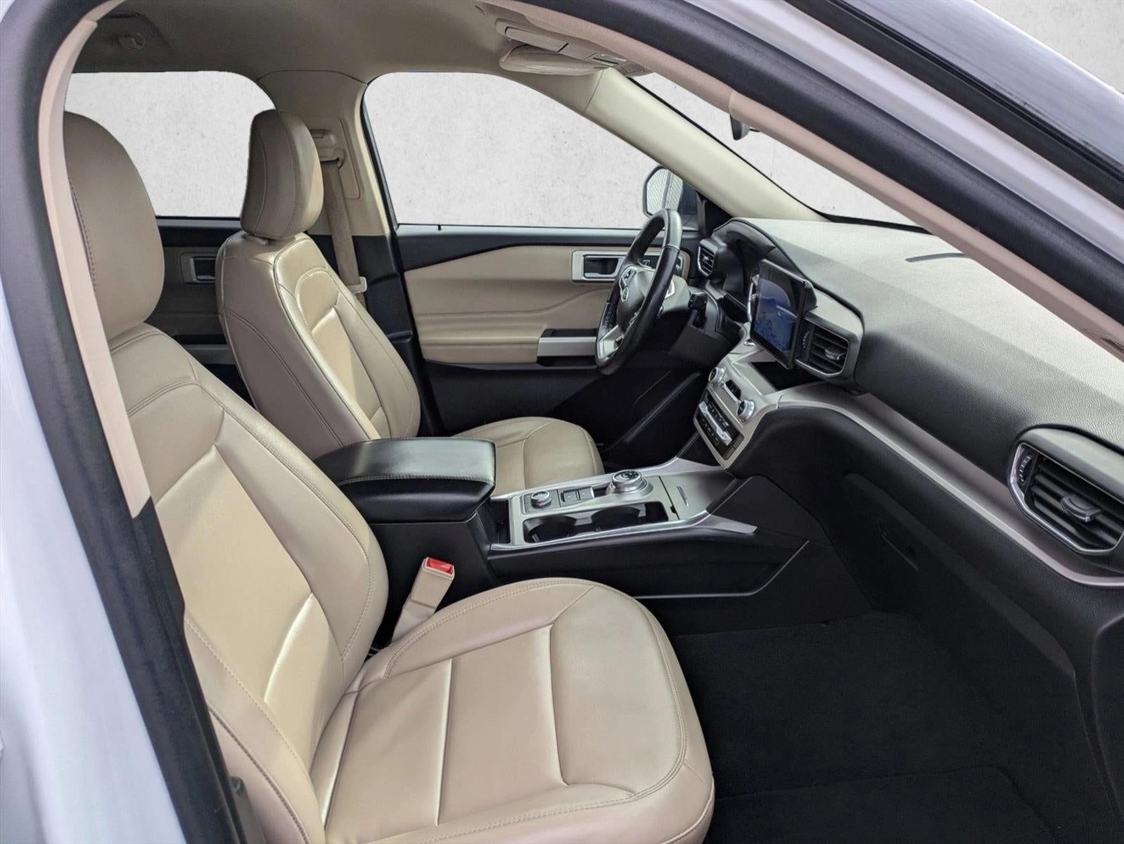 2023 Ford Explorer XLT 4WD