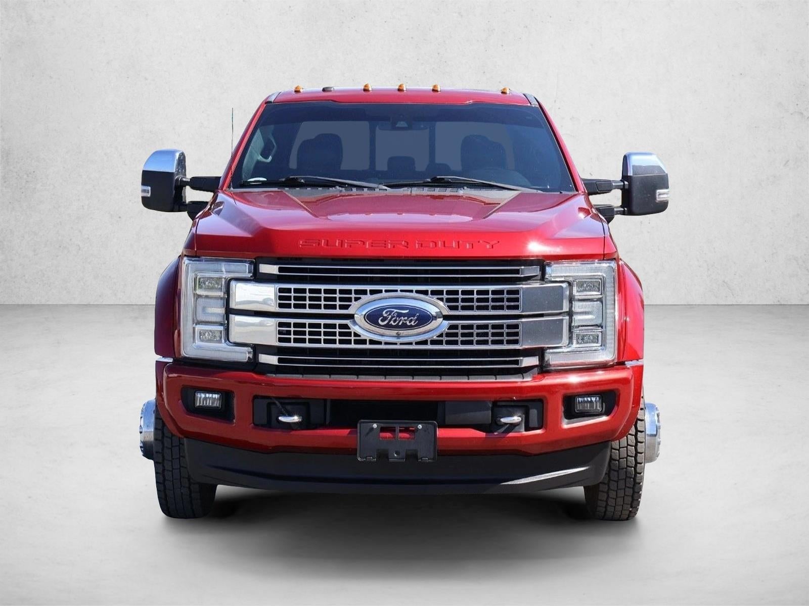 2017 Ford Super Duty F-450 DRW Platinum 4WD Crew Cab 8' Box