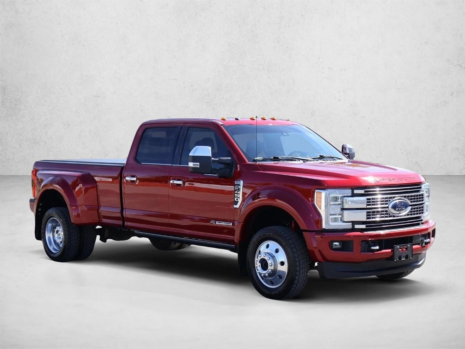 2017 Ford Super Duty F-450 DRW Platinum 4WD Crew Cab 8' Box
