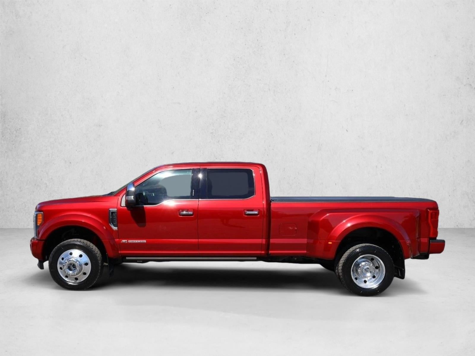 2017 Ford Super Duty F-450 DRW Platinum 4WD Crew Cab 8' Box