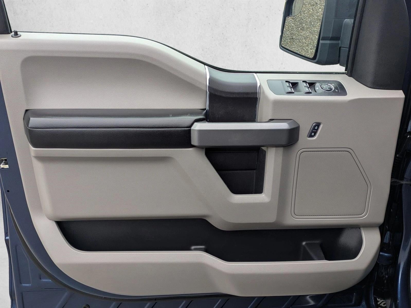 2015 Ford F-150 4WD SuperCrew 5-1/2 Ft Box XLT