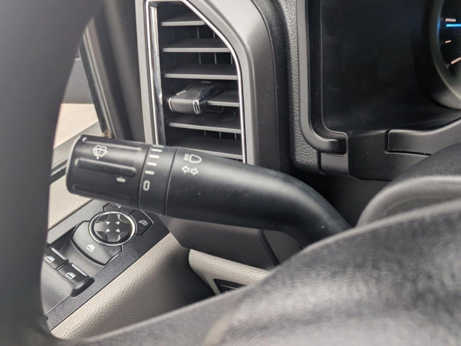 2015 Ford F-150 4WD SuperCrew 5-1/2 Ft Box XLT