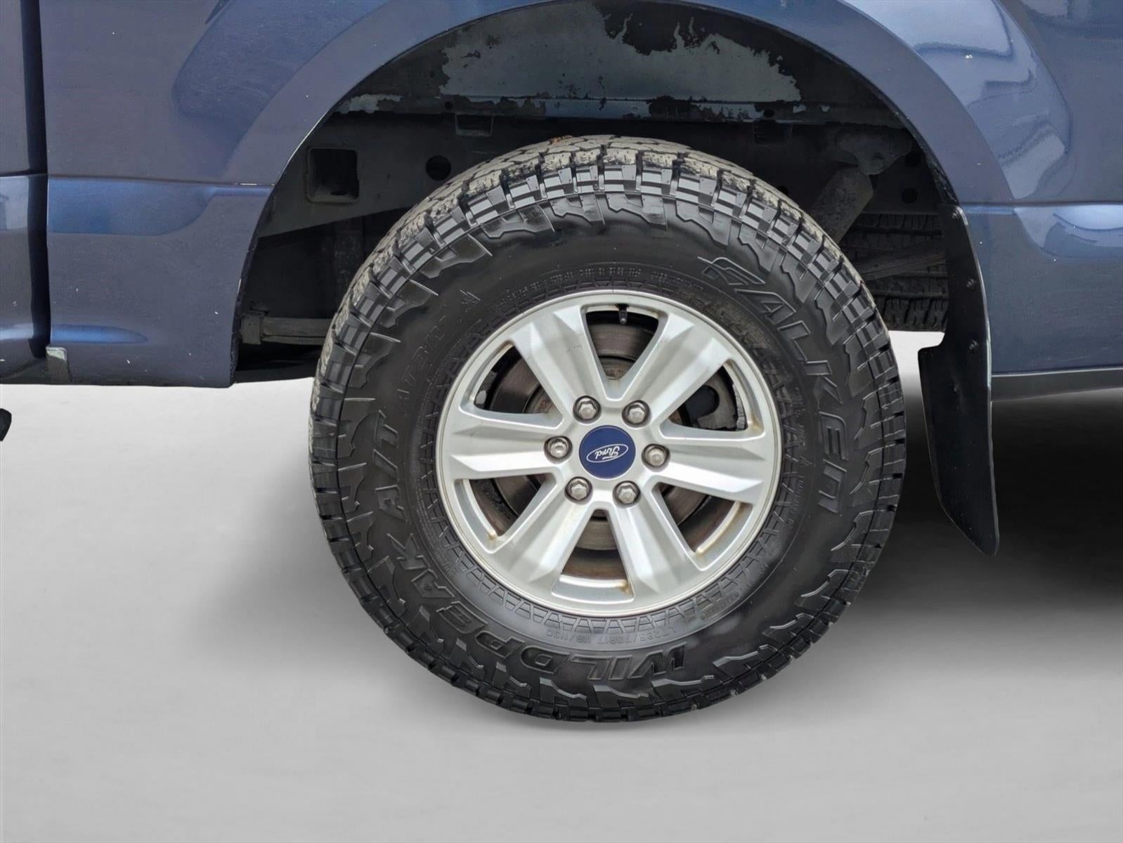 2015 Ford F-150 4WD SuperCrew 5-1/2 Ft Box XLT