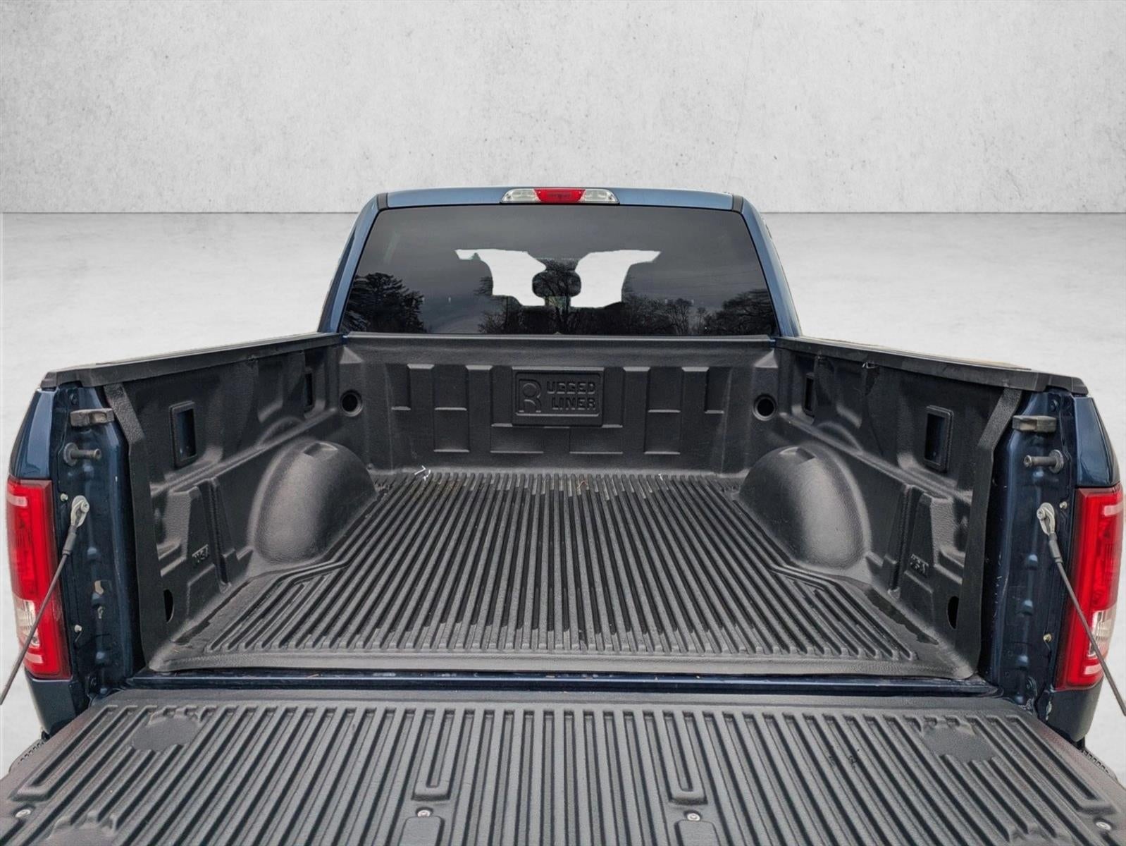 2015 Ford F-150 4WD SuperCrew 5-1/2 Ft Box XLT