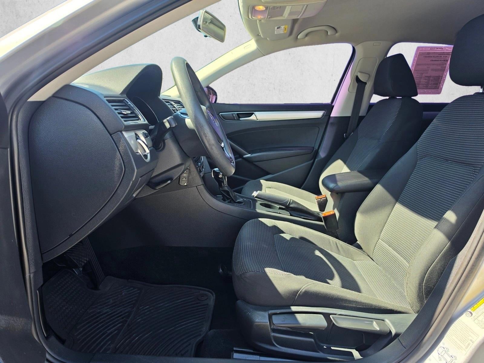 2016 Volkswagen Passat 4dr Sdn 1.8T Auto S