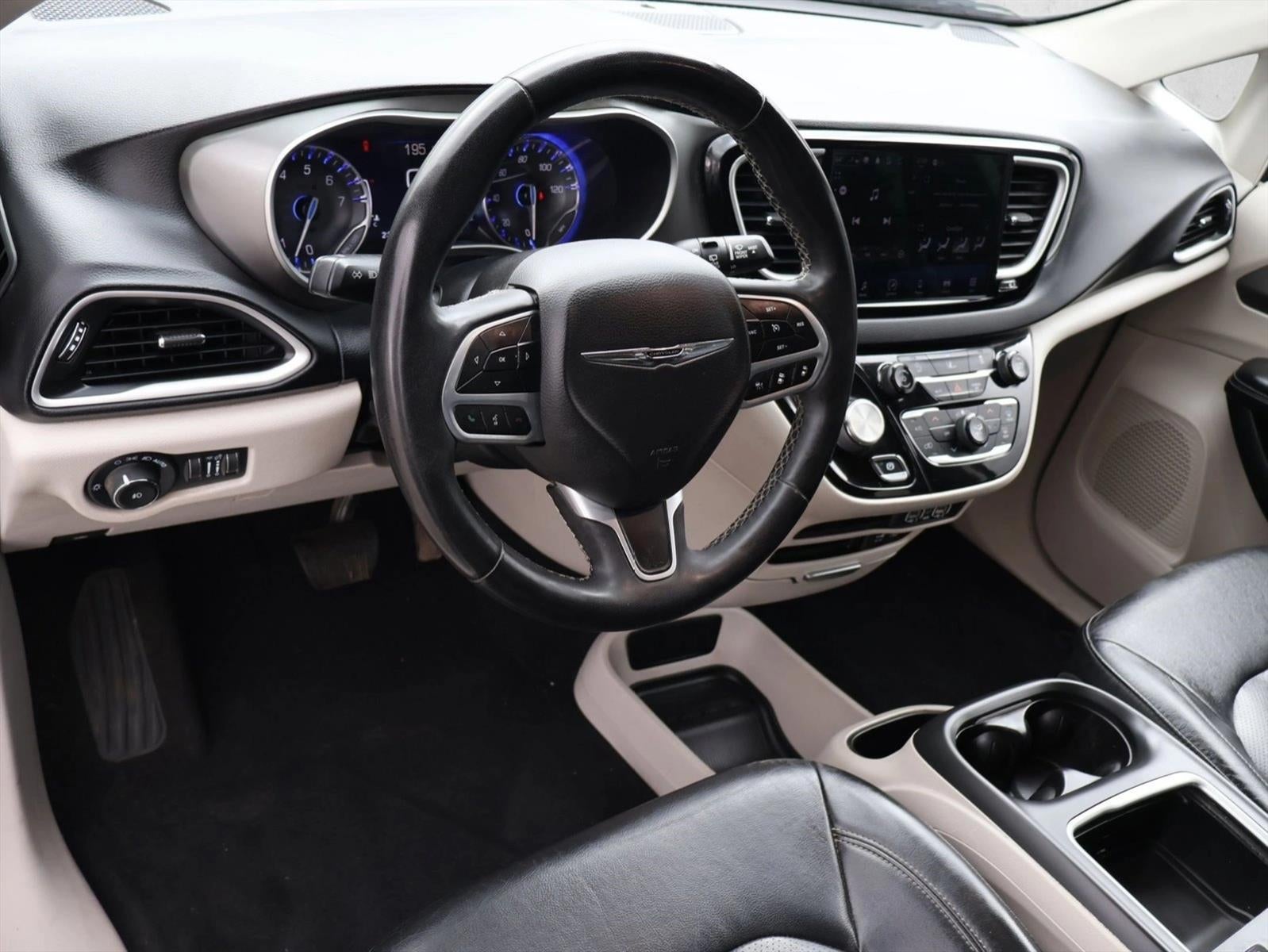 2022 Chrysler Pacifica Touring L FWD