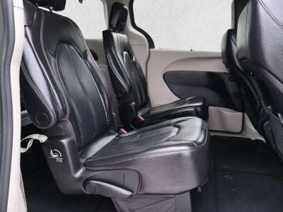 2022 Chrysler Pacifica Touring L FWD