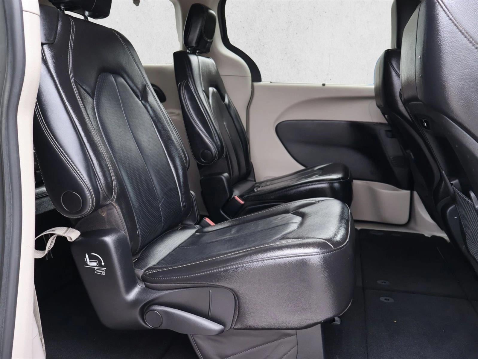 2022 Chrysler Pacifica Touring L FWD
