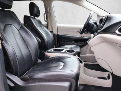 2022 Chrysler Pacifica Touring L FWD