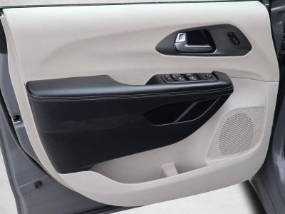 2022 Chrysler Pacifica Touring L FWD