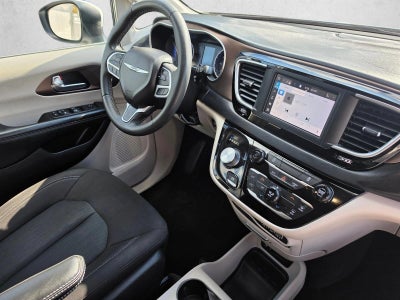 2023 Chrysler Voyager LX FWD