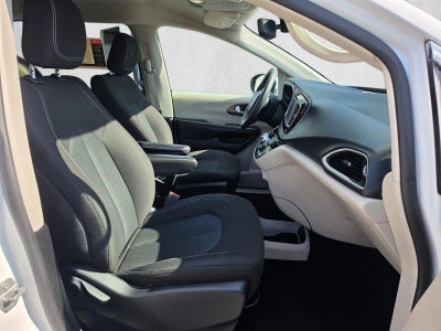 2023 Chrysler Voyager LX FWD