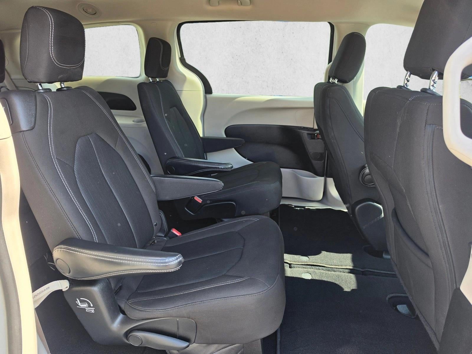 2023 Chrysler Voyager LX FWD