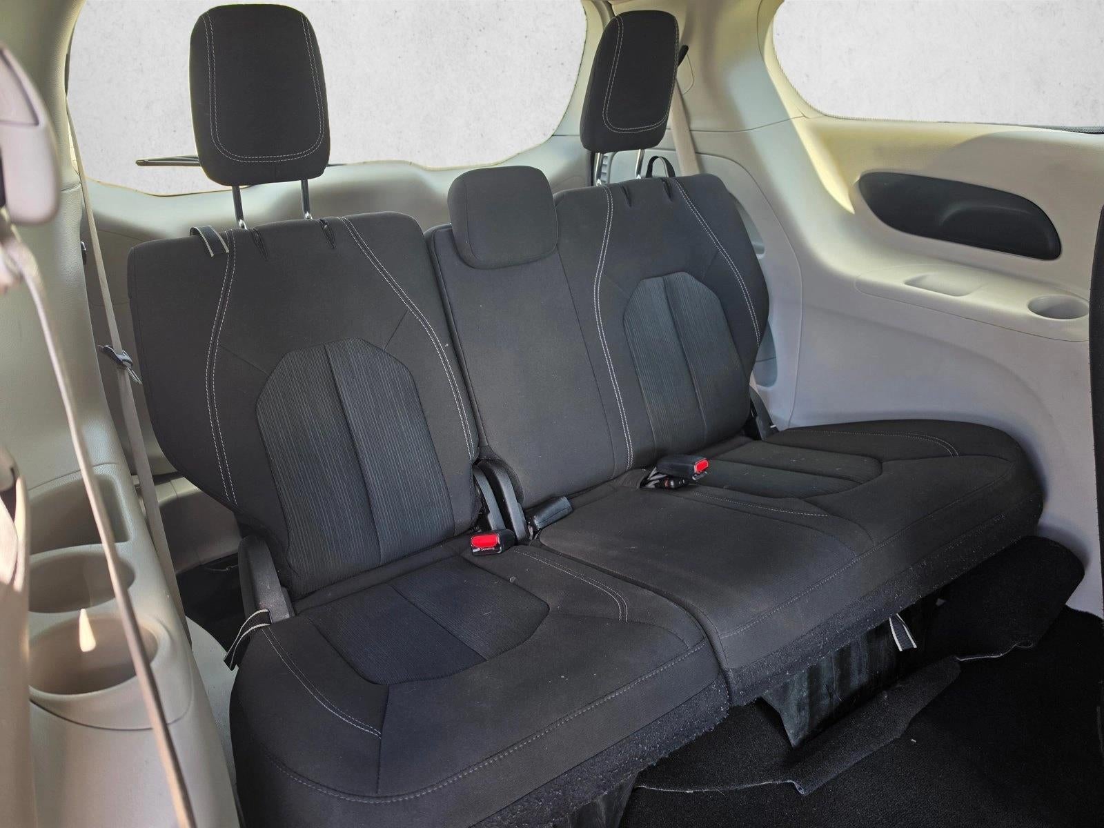 2023 Chrysler Voyager LX FWD