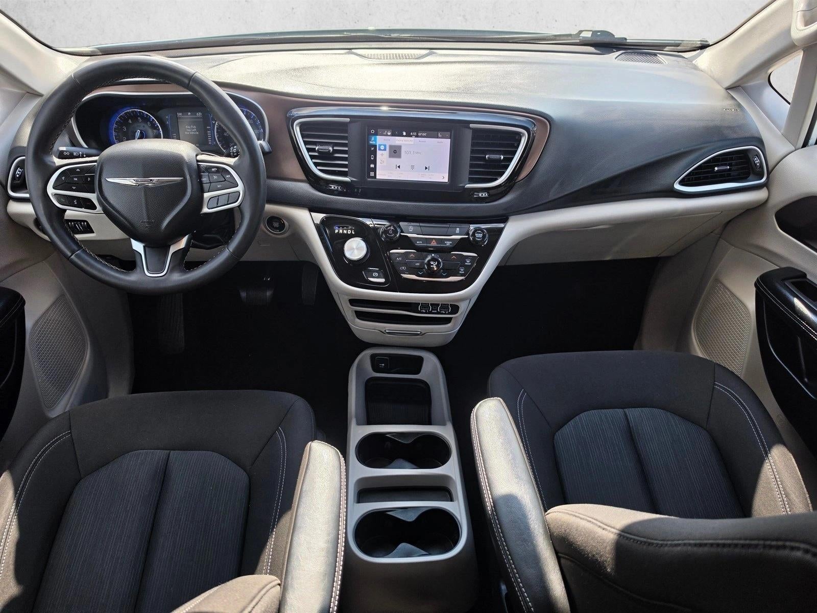 2023 Chrysler Voyager LX FWD